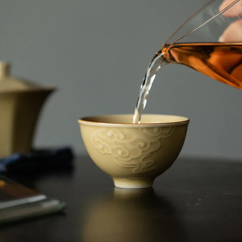 Jingdezhen Xiangyun Tea Cup Handmade Embossed Master Cup Porcelain Kung Fu Tea Set Tea Bowl Vintage