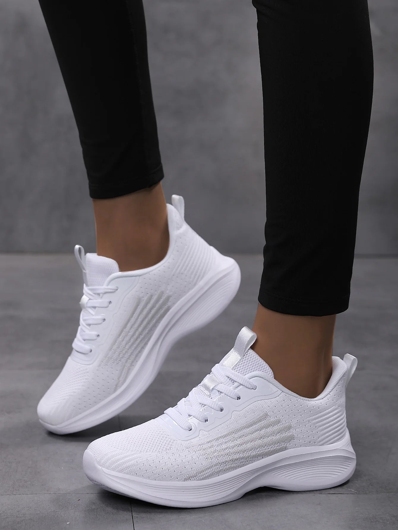 2025 Best Selling Women's Casual Lightweight Sneakers Breathable Fabric Upper Lace-Up Design Dropshipping Product