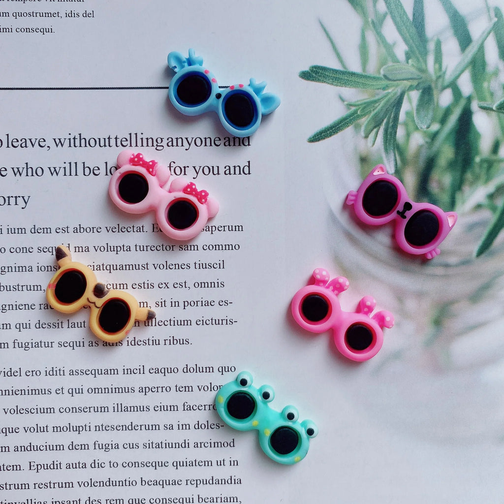 100Pcs Cute Mini Cartoon Glasses Flatback Resin Cabochon Nails Art Manicure Decoration DIY Craft Nail Charms Accessories
