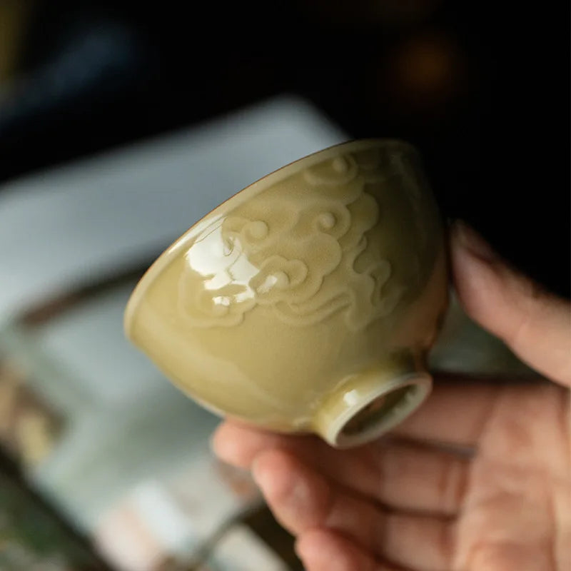 Jingdezhen Xiangyun Tea Cup Handmade Embossed Master Cup Porcelain Kung Fu Tea Set Tea Bowl Vintage