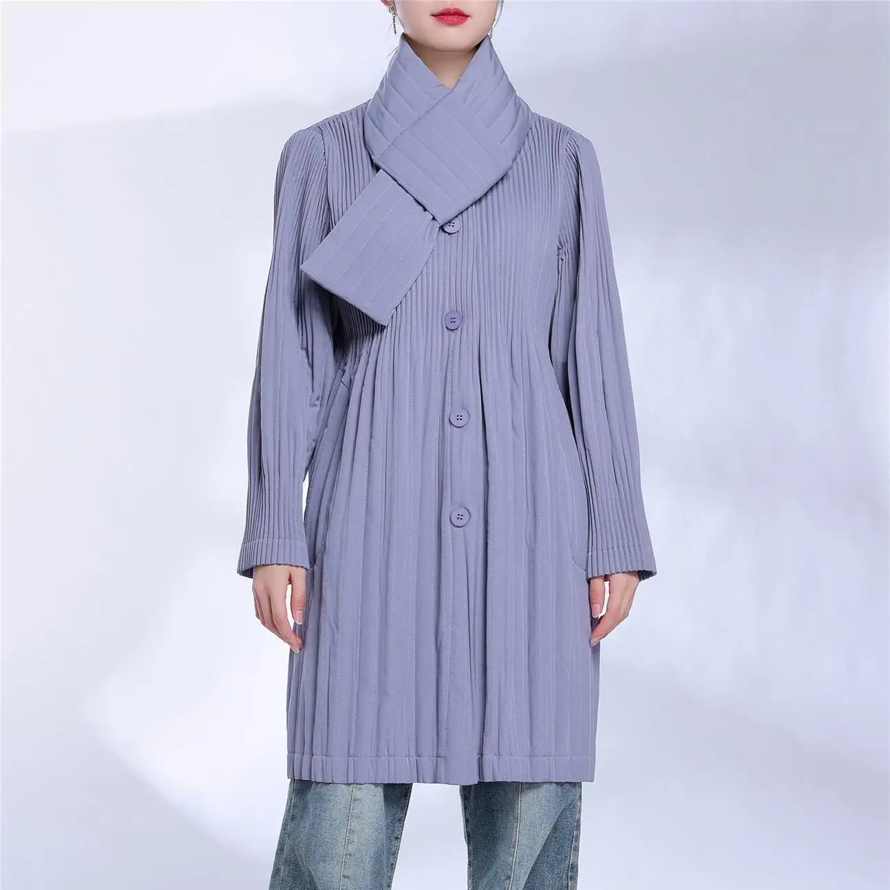 2025 Autumn and Winter New Pleated Design Women Down Jacket Loose Fashion Matching Scarf Casual Coat Women's Clothing