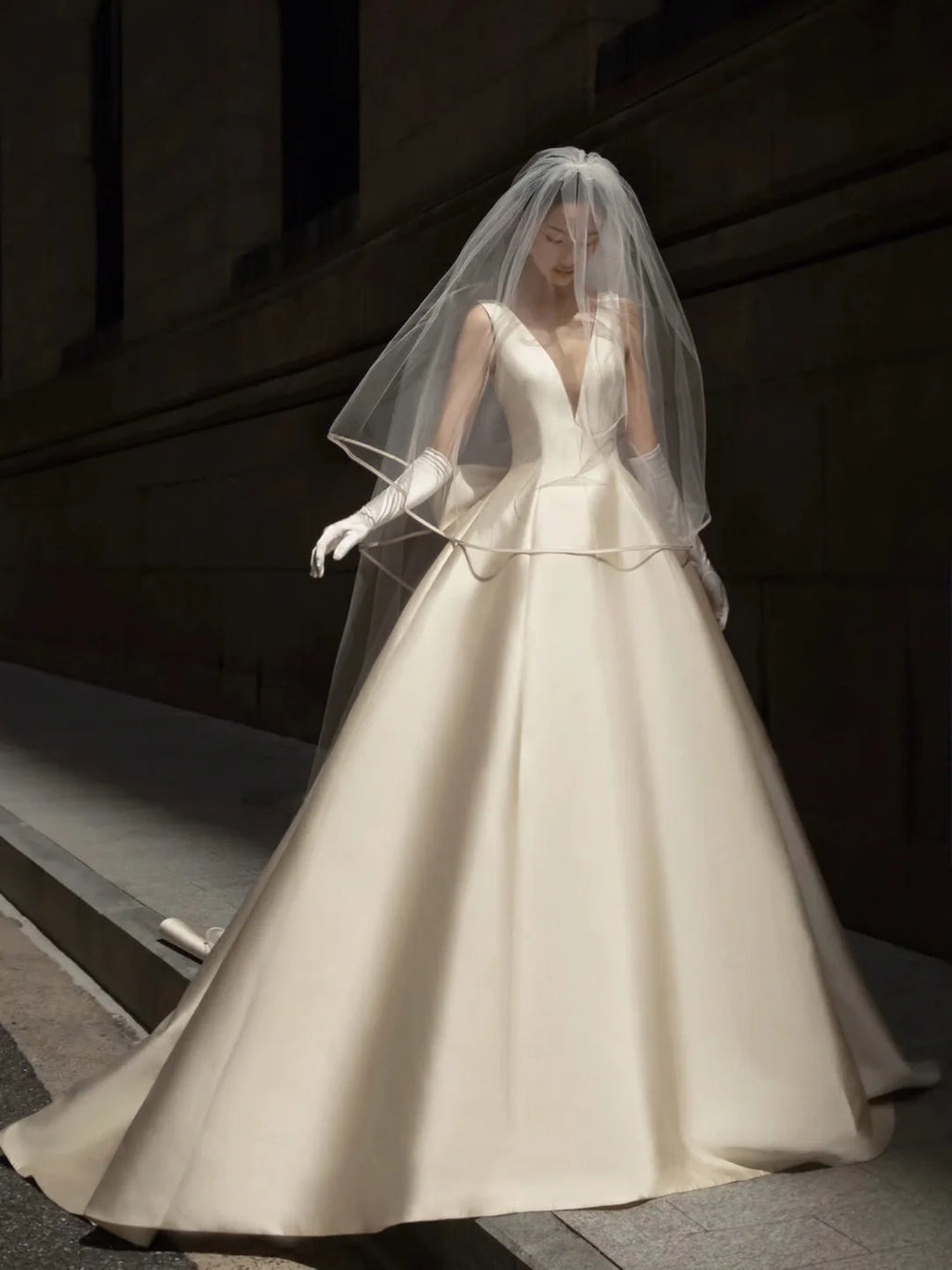 S0537T  2025 New High Quality Luxury Wedding Dress Sexy Trailing Slim Bridal Gown With Floral Print