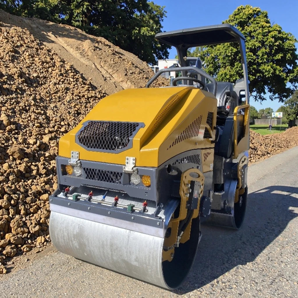 2 Ton 2000 KG Vibrating Compaction Ride-on Hydraulic Road Roller Asphalt Soil Pavement Compactor with Engine Core Component